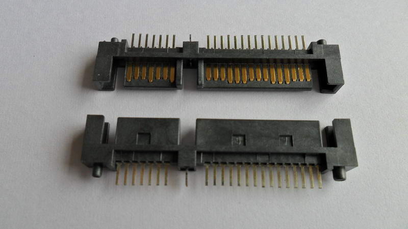 CA22-025 SATA 7+15P 公座 DIP180°中間帶魚(yú)叉