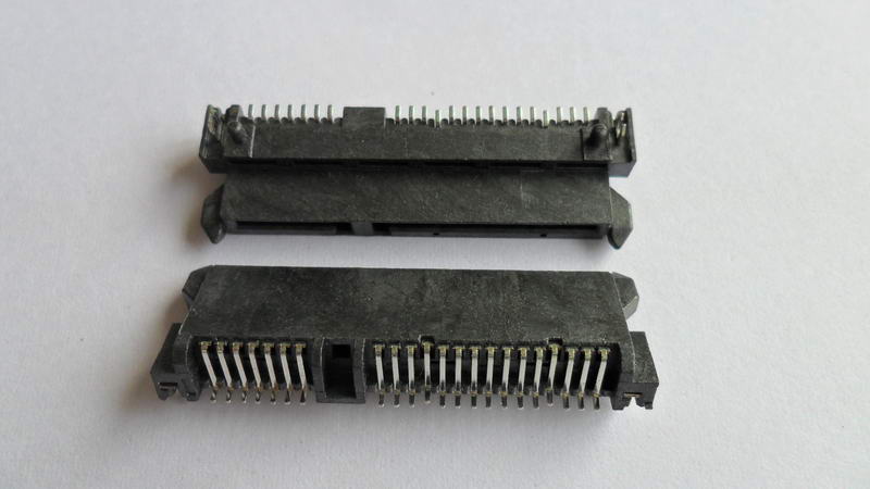 CA22-040 SATA 7+15P 母座H5.60SMT 板上側插式