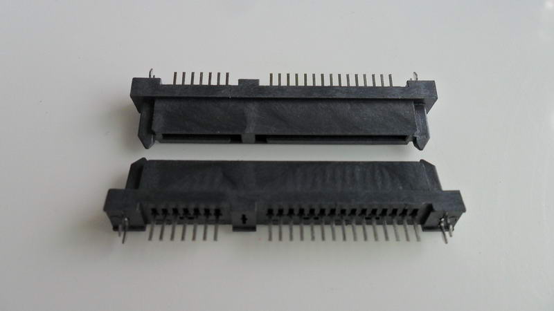 CA22-053 SATA 7+15P 母座單排腳直立式180°